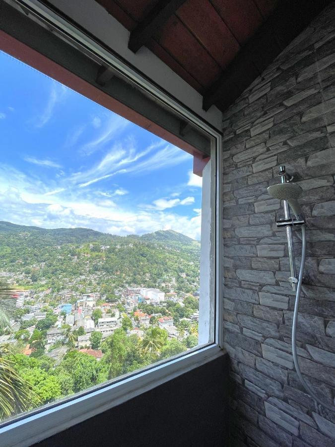 The Skydeck Kandy Exterior foto