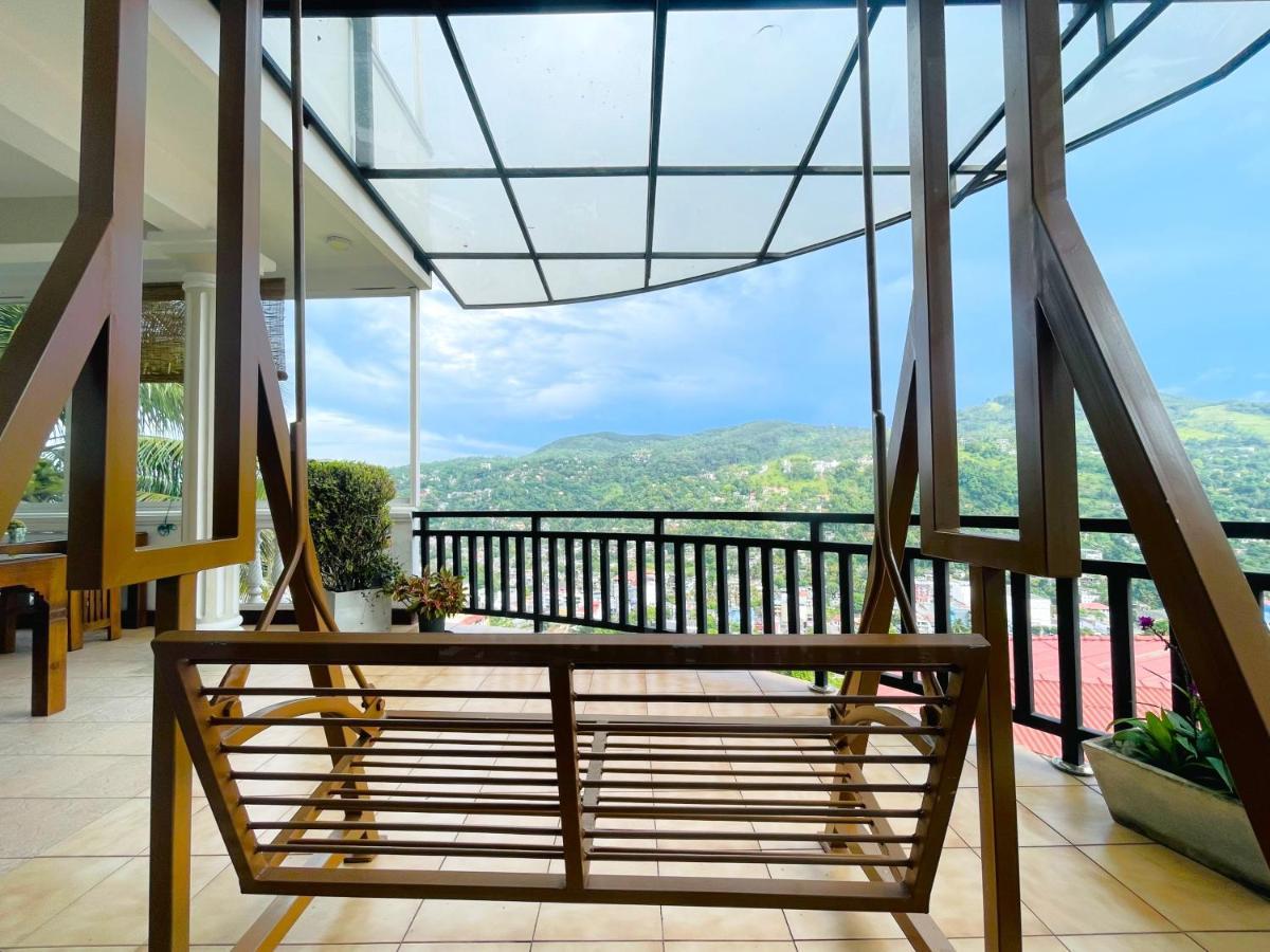 The Skydeck Kandy Exterior foto